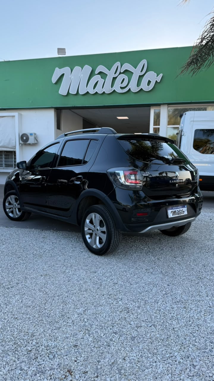 RENAULT - SANDERO  STEEPAY  INTENSE    1.6  - MANUAL  - 2016